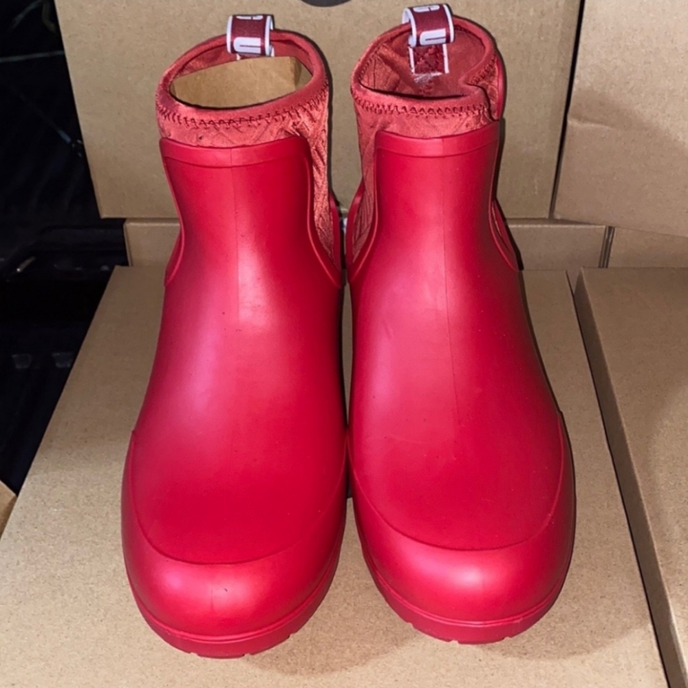 UGG CHEVONNE RAIN BOOTS